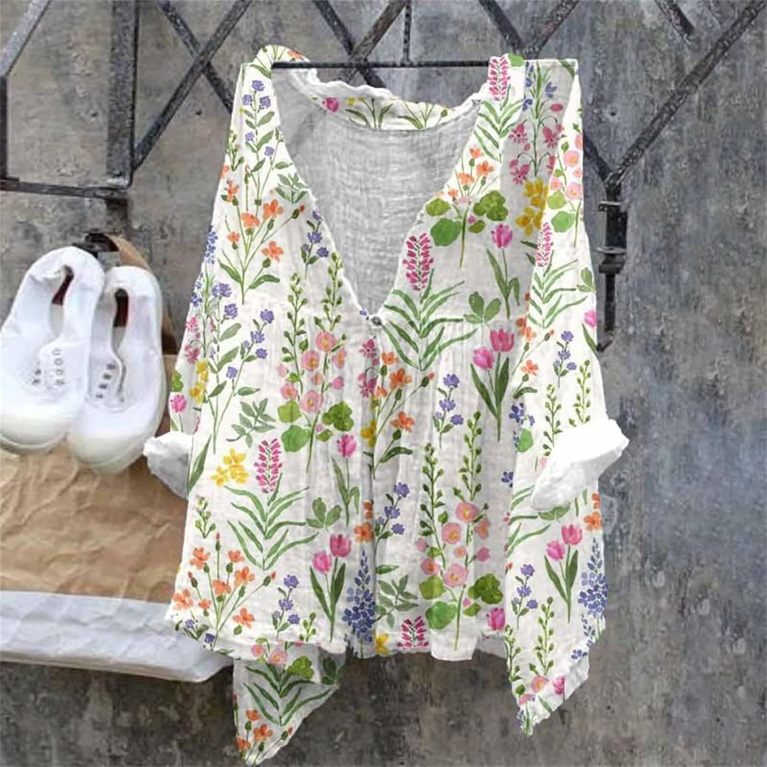 Boho Floral Blouses for Women Babydoll Linen Shirts 2025 Casual Summer 3/4 Sleeve V-Neck Button Down Peasant Tops