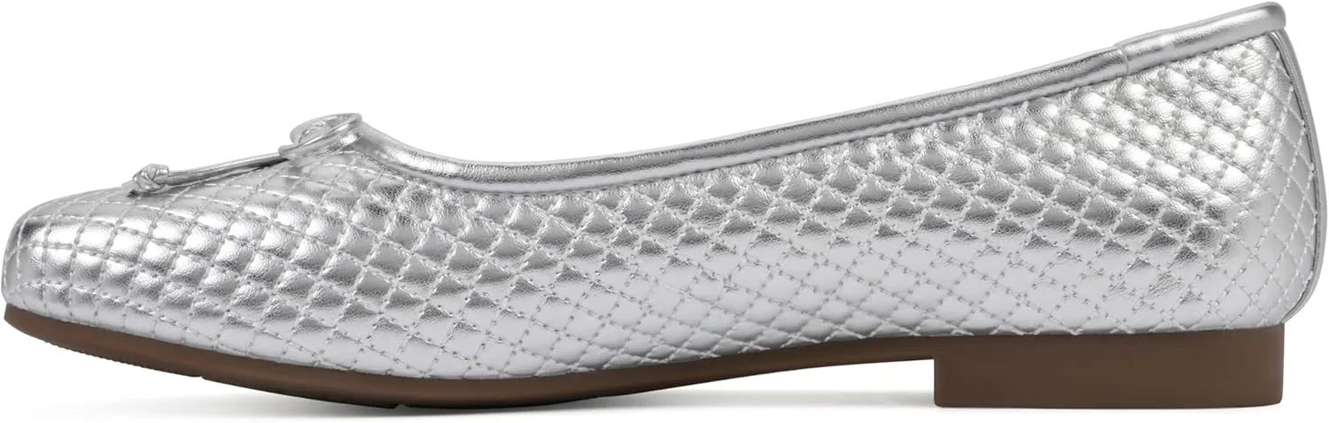 CLIFFS BY WHITE MOUNTAIN Women's Bessy Quilted Ballet Flat