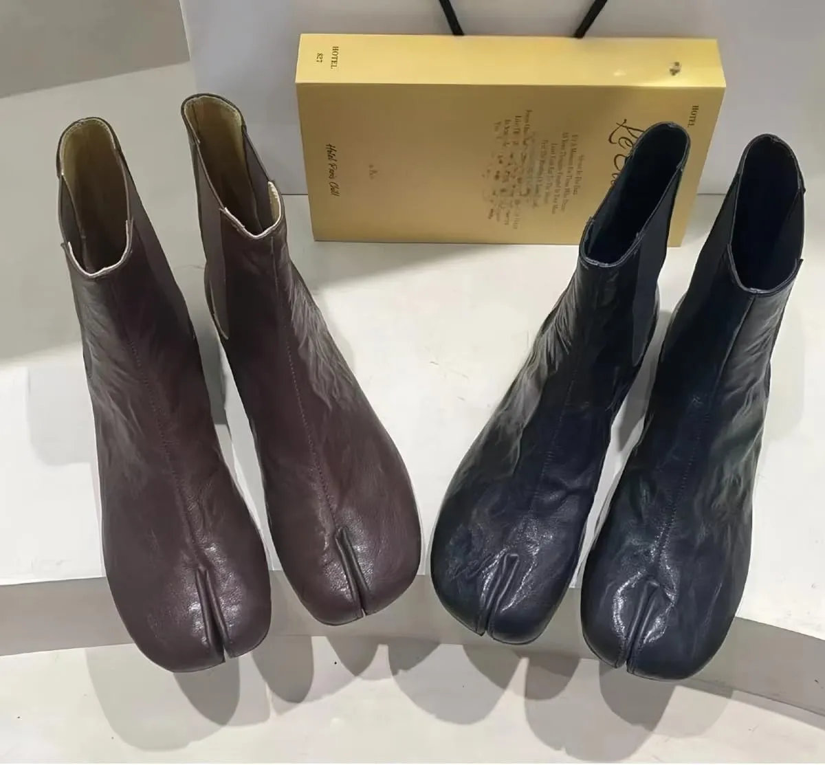 Fashion Retro Closed Split Toe Tabi Shoes Slip on Chelsea Boots for Women Ankle Booties with Elastic Band Genuine Leather Chunky Block Low Heels Cowgirl Casual Street Cool Style