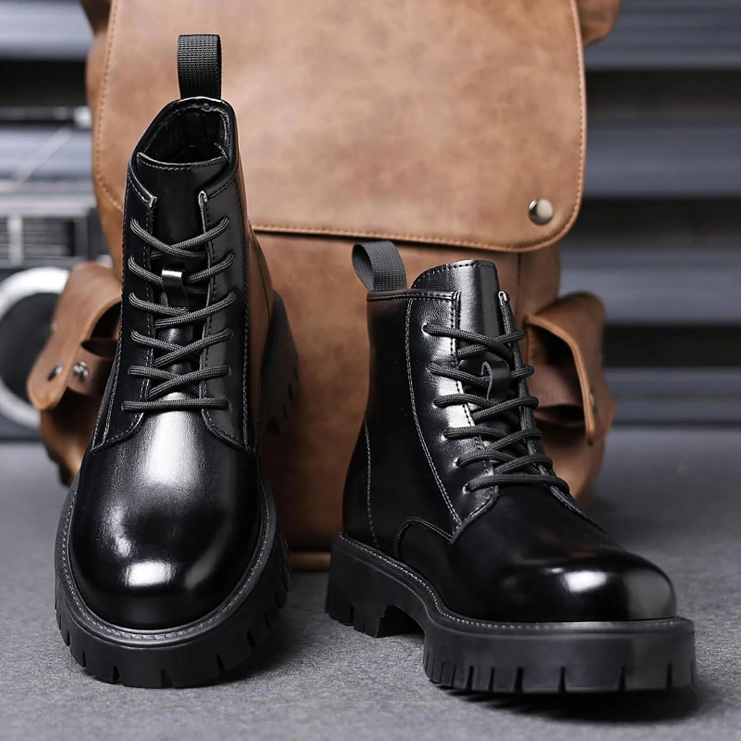 Men's Soft Leather Lug Sole Low Chunky Heel Combat Boots Retro Comfort Lace-up Round Toe Four Seasons Platform Block Heel Chukka Boots Casual Dress Riding Motorcycle Boots