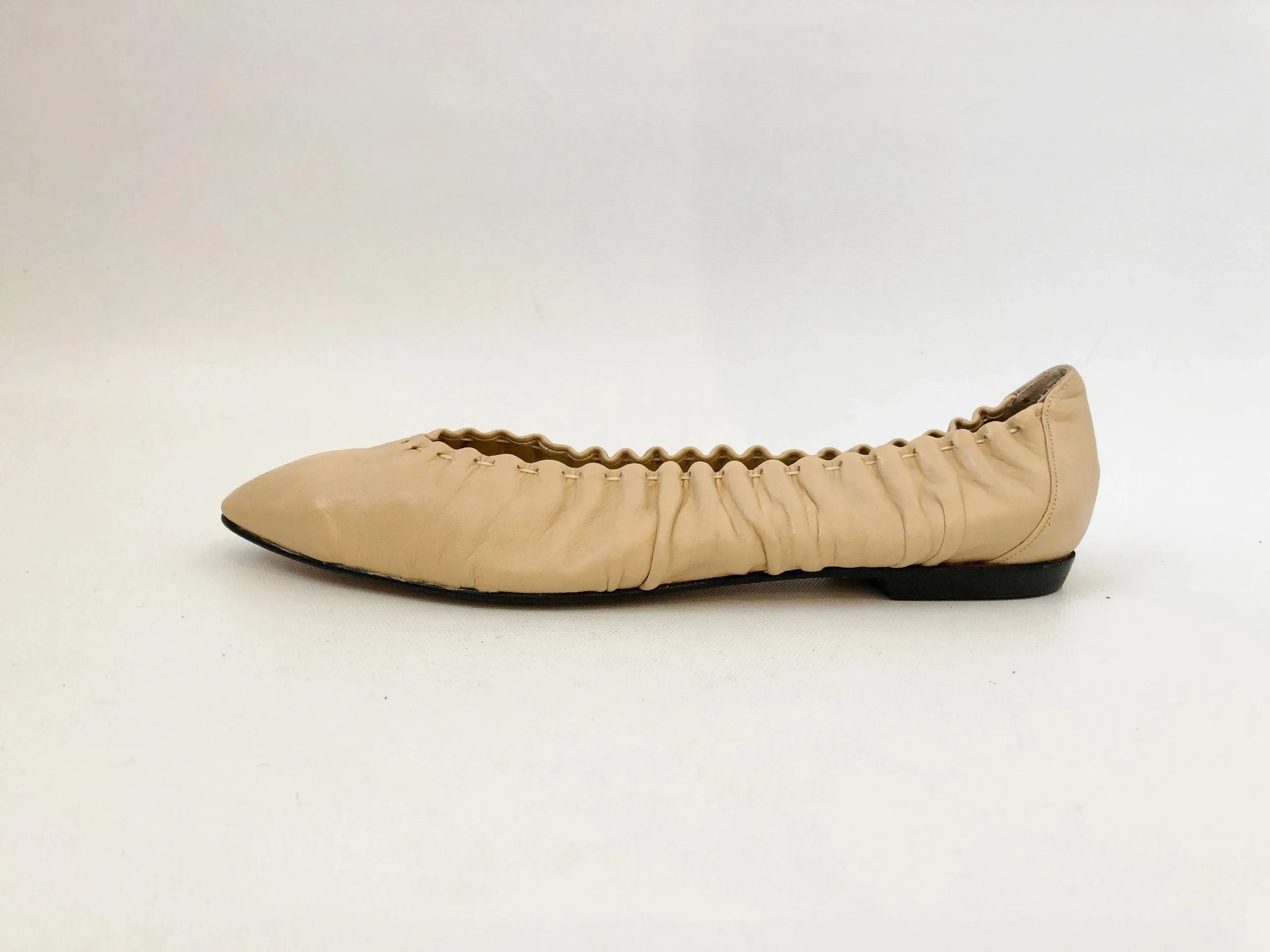 NEW Paul Mayer Flats Size 8