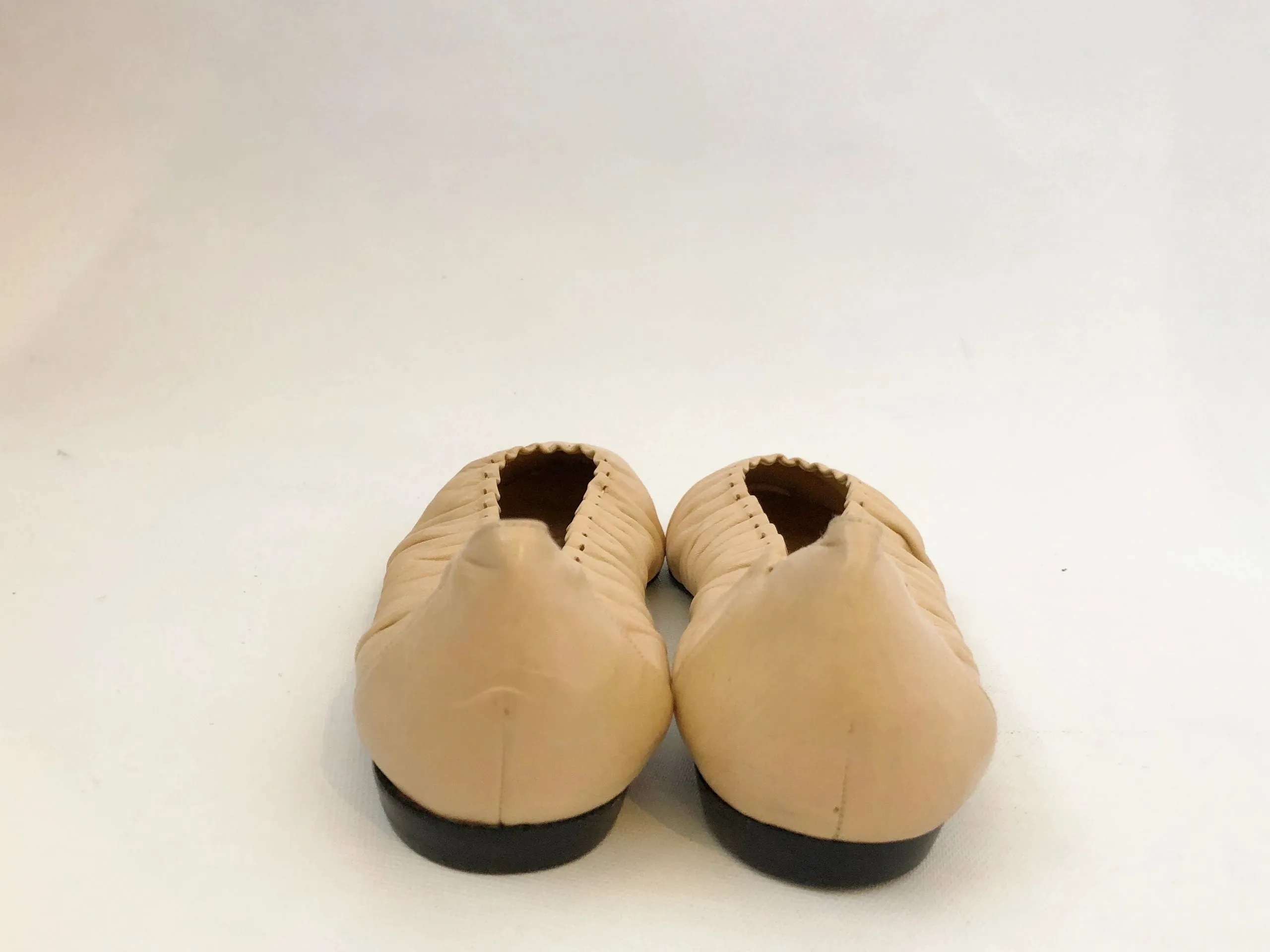 NEW Paul Mayer Flats Size 8