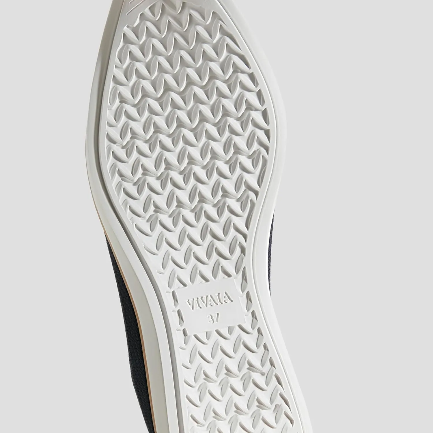 VIVAIA Veronica Pointed-Toe All-Day Standing Slip-On Flat