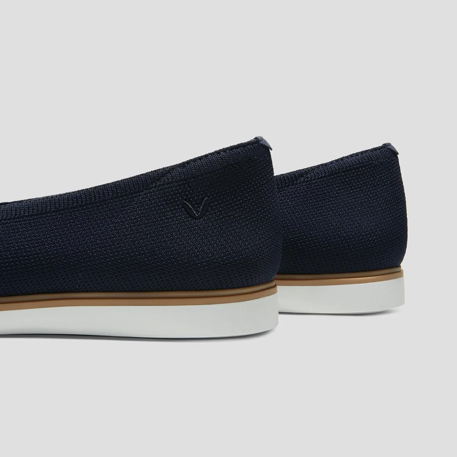 VIVAIA Veronica Pointed-Toe All-Day Standing Slip-On Flat