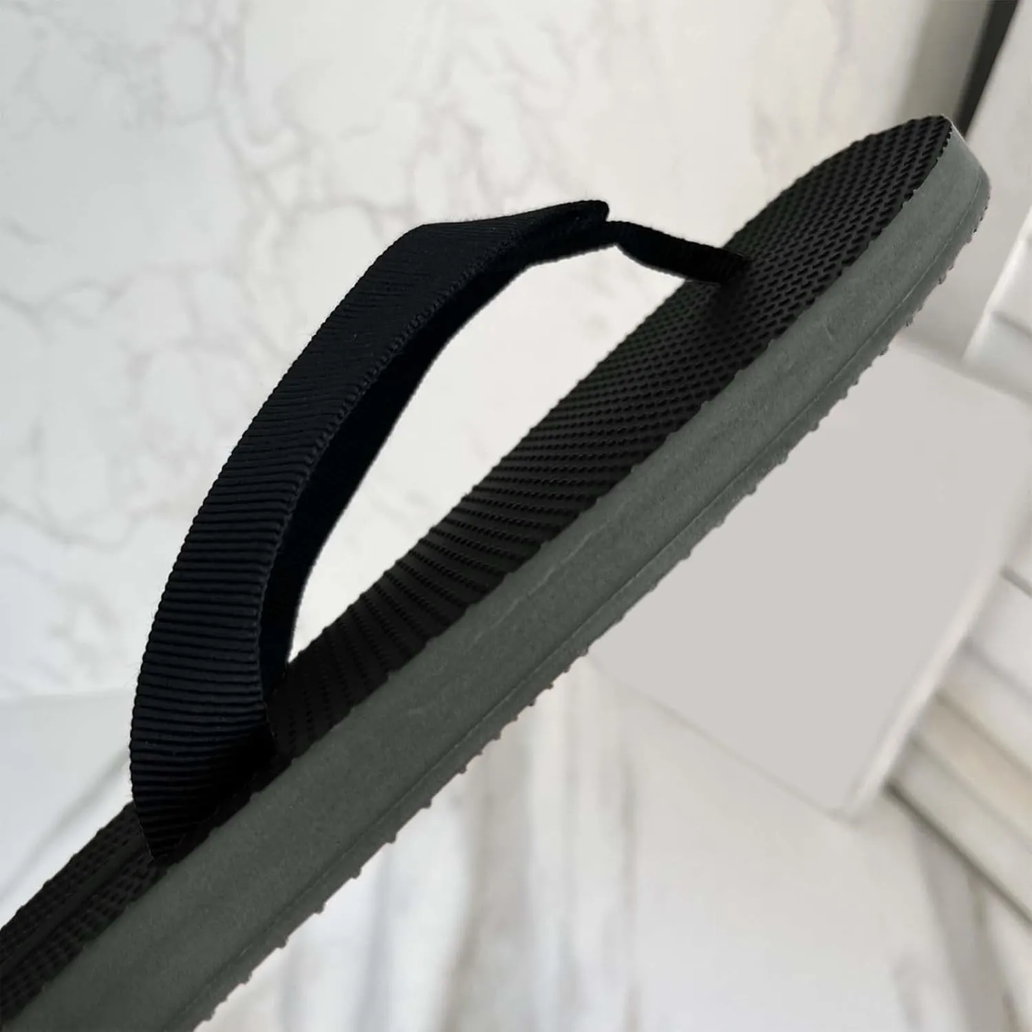 Women Flip Flops Comfortable Thong Sandals for Beach Vacation Casual Walking Arch Support Slip Summer Footwear