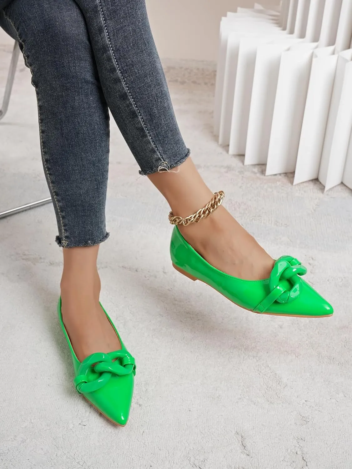 Women Patent Leather Pointed Toe Ballet Flats with Chain Embellishment Daily Shoes