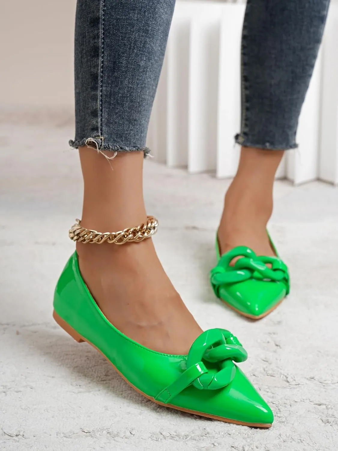 Women Patent Leather Pointed Toe Ballet Flats with Chain Embellishment Daily Shoes